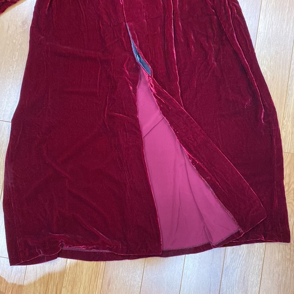 **NWOT **Vintage Silk Velvet Housecoat Handmade Flower Detail Doll Collar - Picture 16 of 17